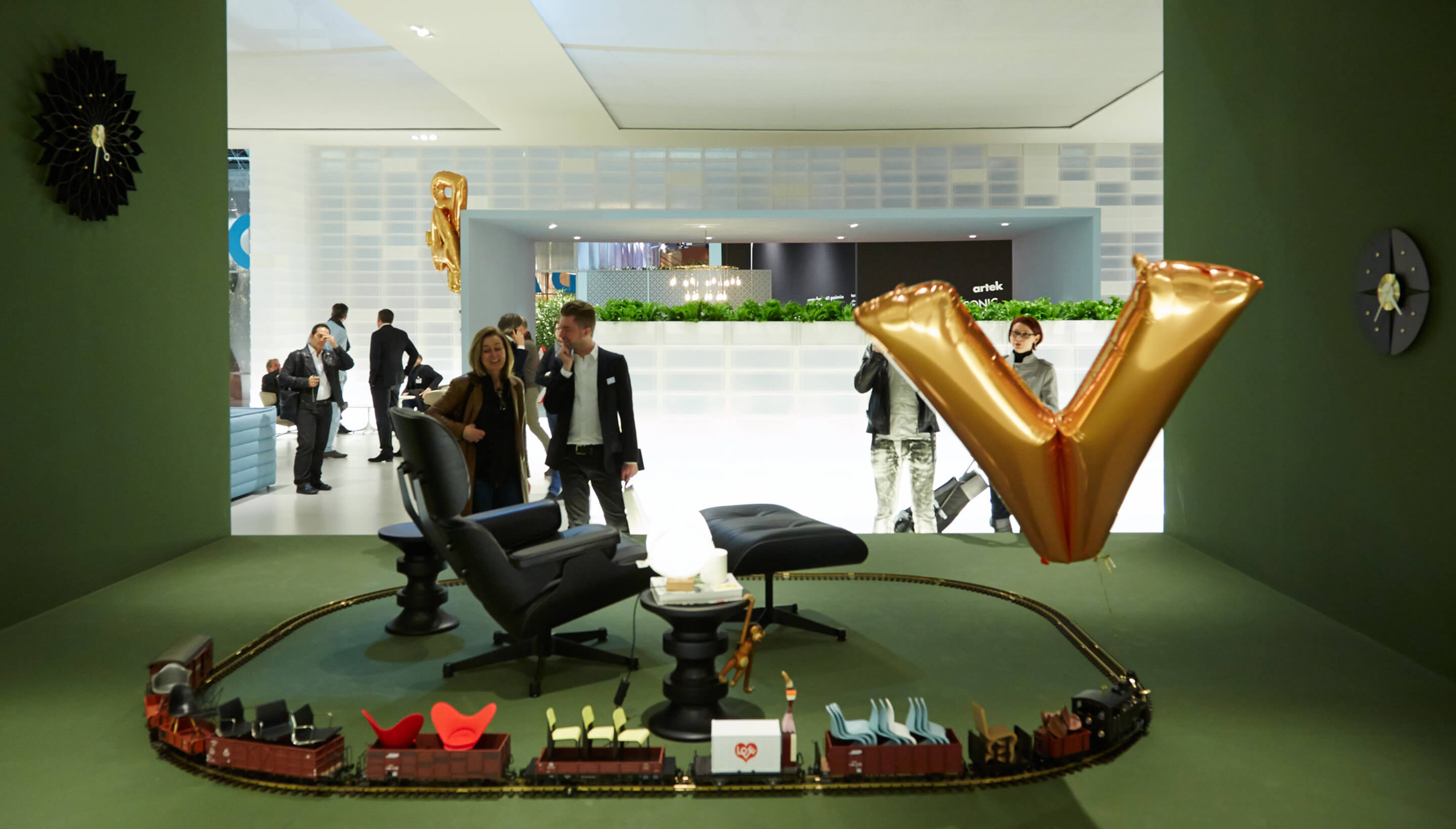 开云（中国） - 附件|钟表|办公家具|设计师家具|挂钟-花瓣钟